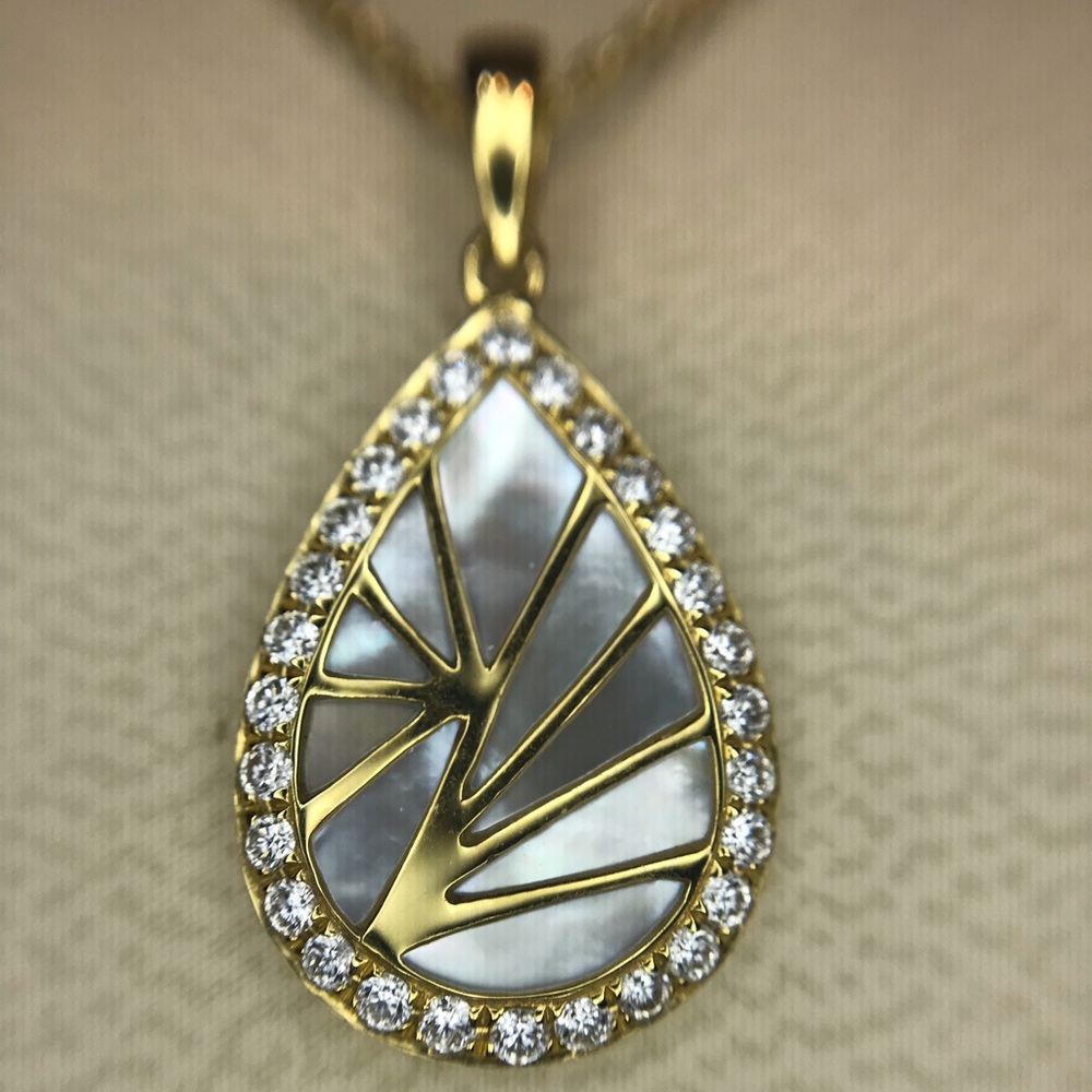 **sold**N 18ky Mother of Pearl & Diamond Necklace - Picture 3 of 7